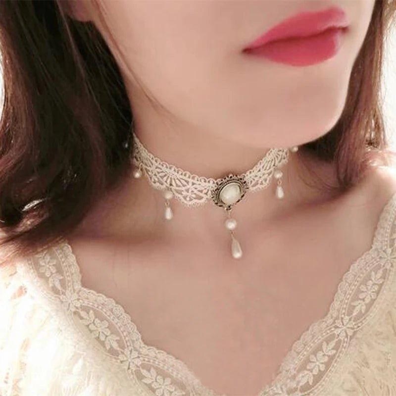 Gargantilla de Terciopelo Blanco Elegante - Collar Corto Sofisticado