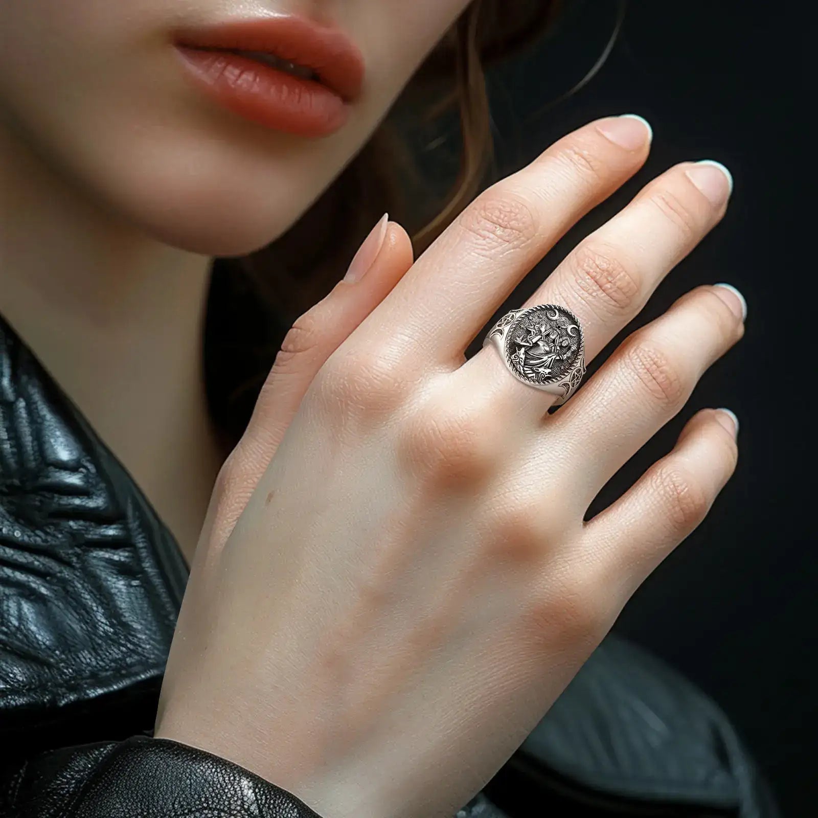 Anillo Ajustable Eudora - Triple Diosa Luna Hecate Plata 925