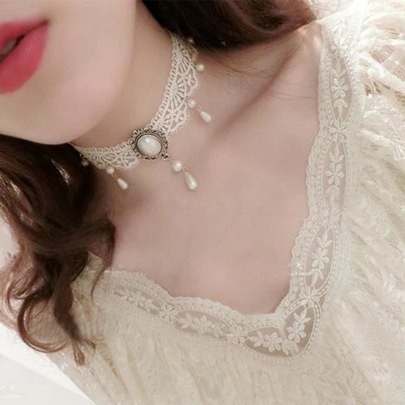 Gargantilla de Terciopelo Blanco Elegante - Collar Corto Sofisticado