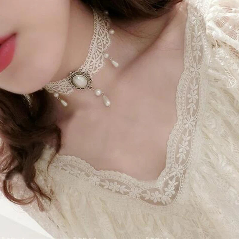 Gargantilla de Terciopelo Blanco Elegante - Collar Corto Sofisticado
