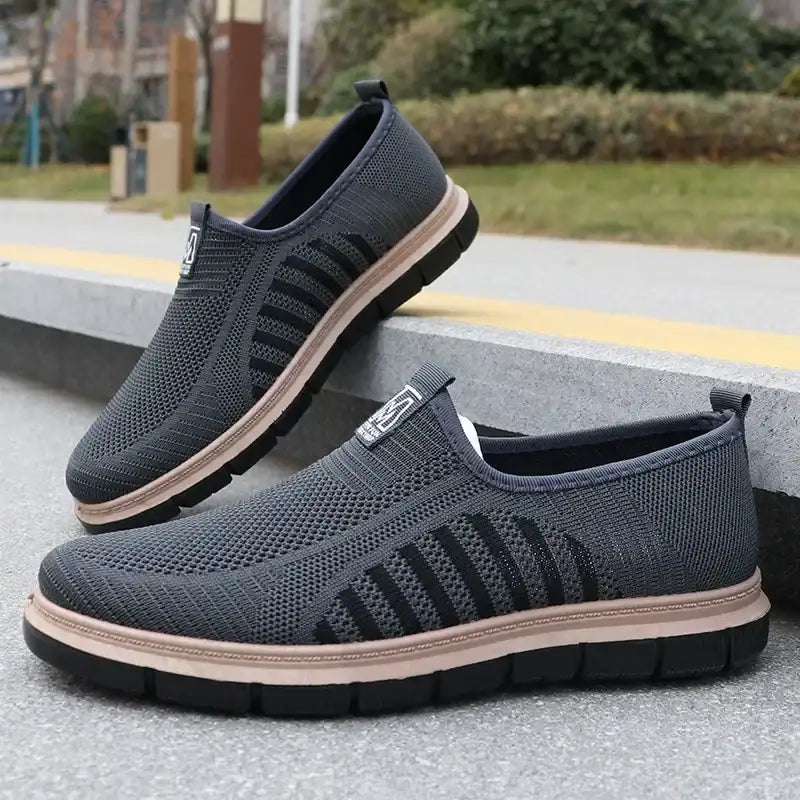 Men's casual sneakers, breathable in spring and summer, lightweight mesh, soft soles, antibacterial