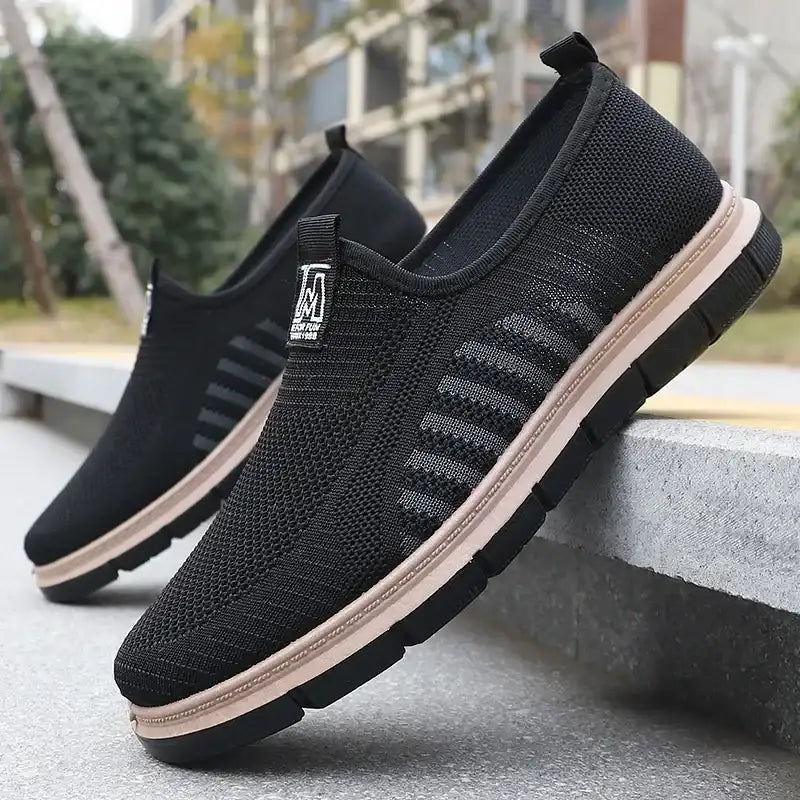 Men's casual sneakers, breathable in spring and summer, lightweight mesh, soft soles, antibacterial